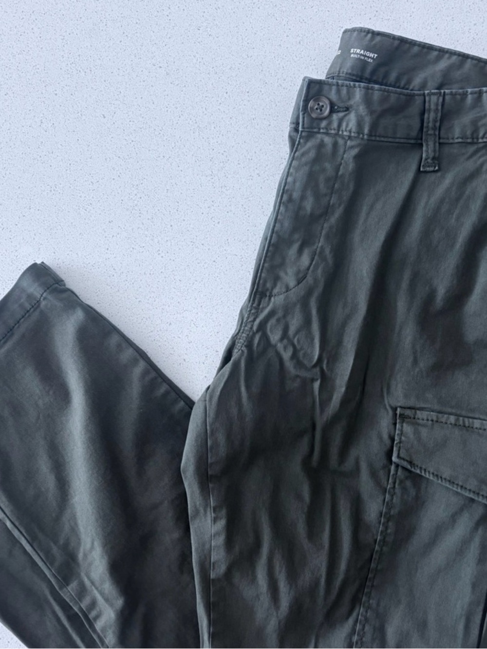 OLD NAVY MENS STRAIGHT BUILT-IN FLEX CARGO PANTS SIZE 34x32